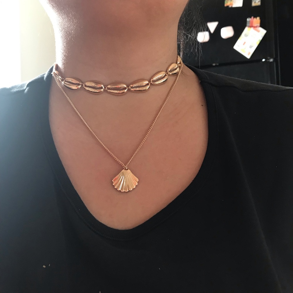 Gold shell necklace